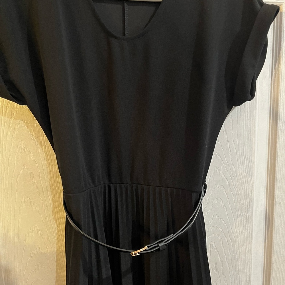 Chic Black Midi Dress with Belt